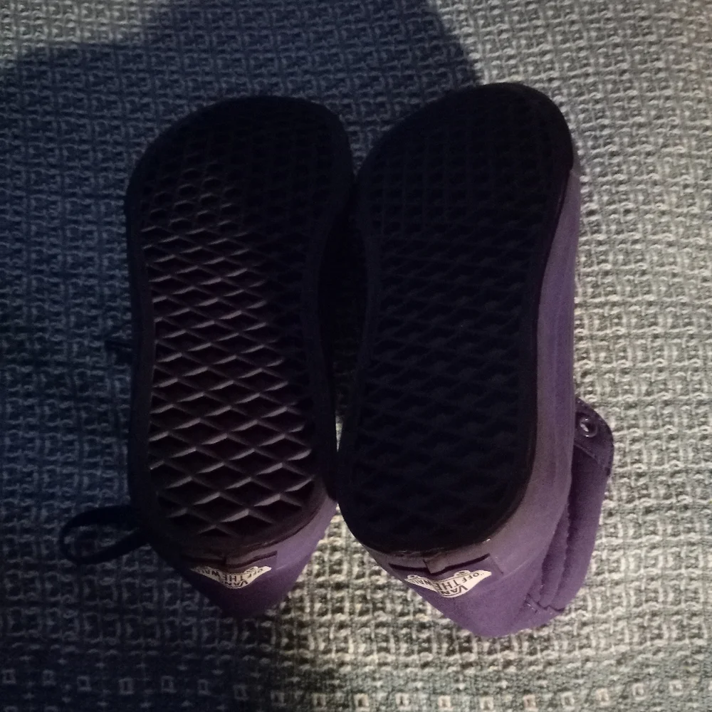 VANS  PURPLE HIGH TOP SNEAKER SIZE - Picture 5 of 15